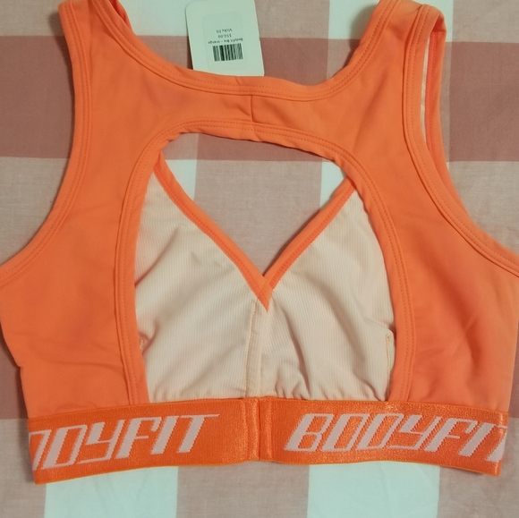 Sport bra for women. NWT. one size. - Picture 3 of 6